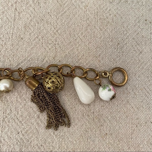 Vintage Romantic Feminine Charm Bracelet Gold Tone - Picture 6 of 10